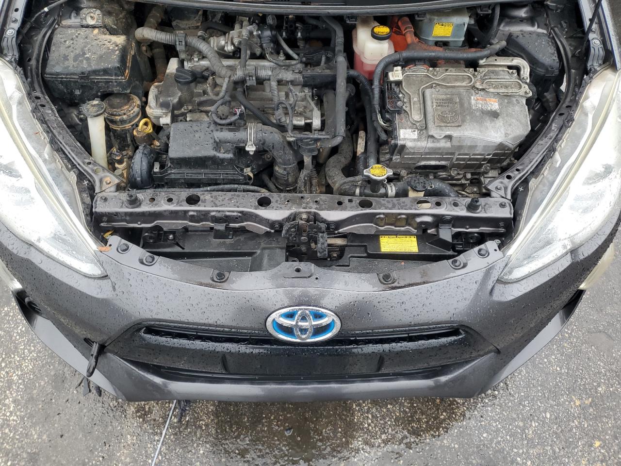 2015 Toyota Prius - Image 12