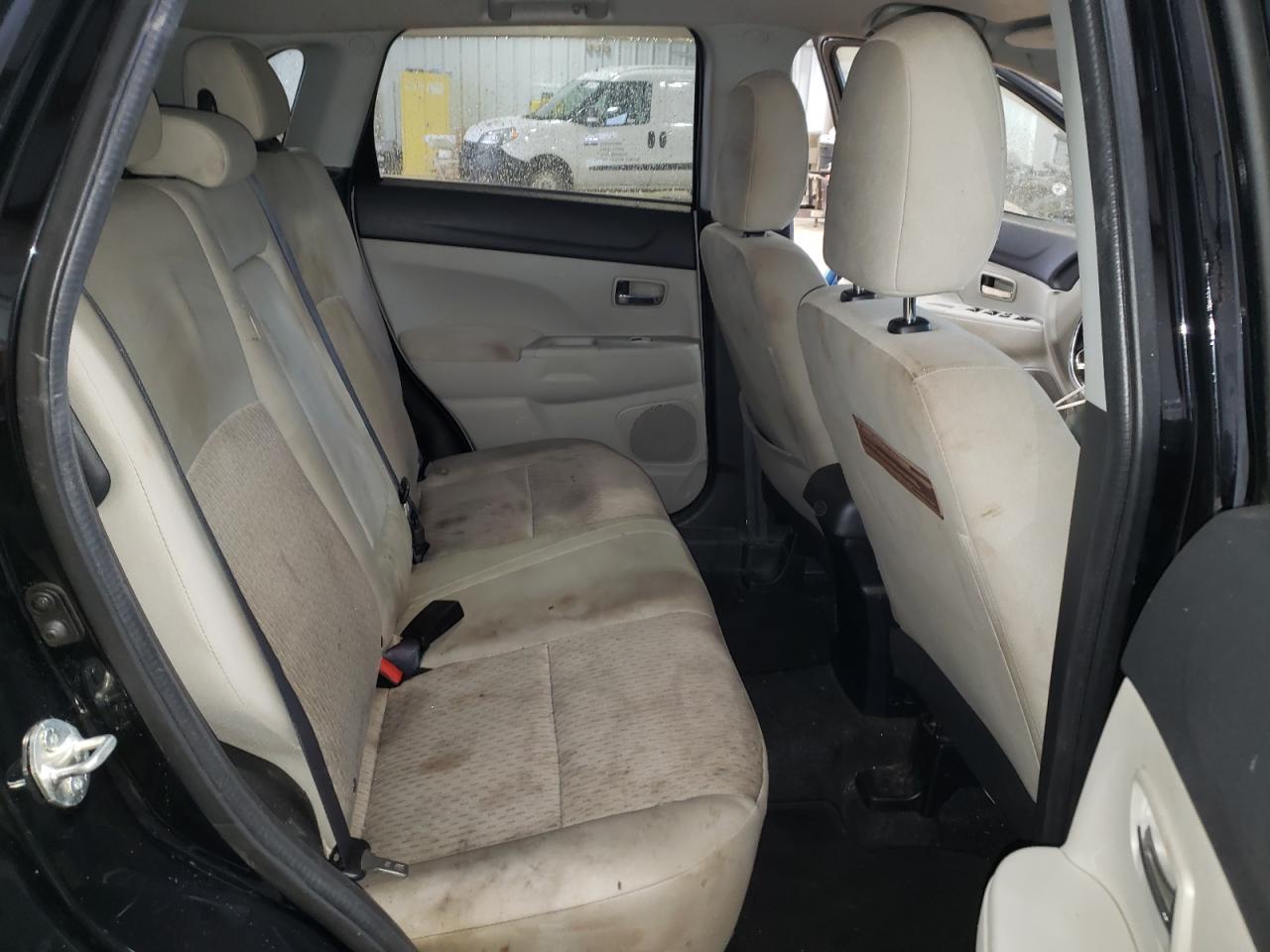 2017 Mitsubishi Outlander - Image 11