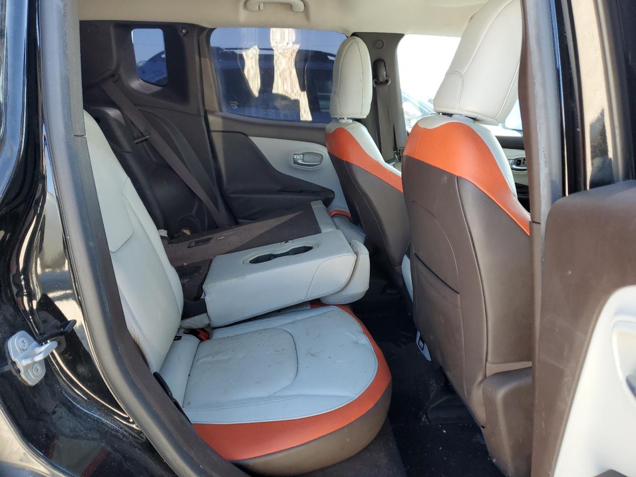 2015 Jeep Renegade - Image 10