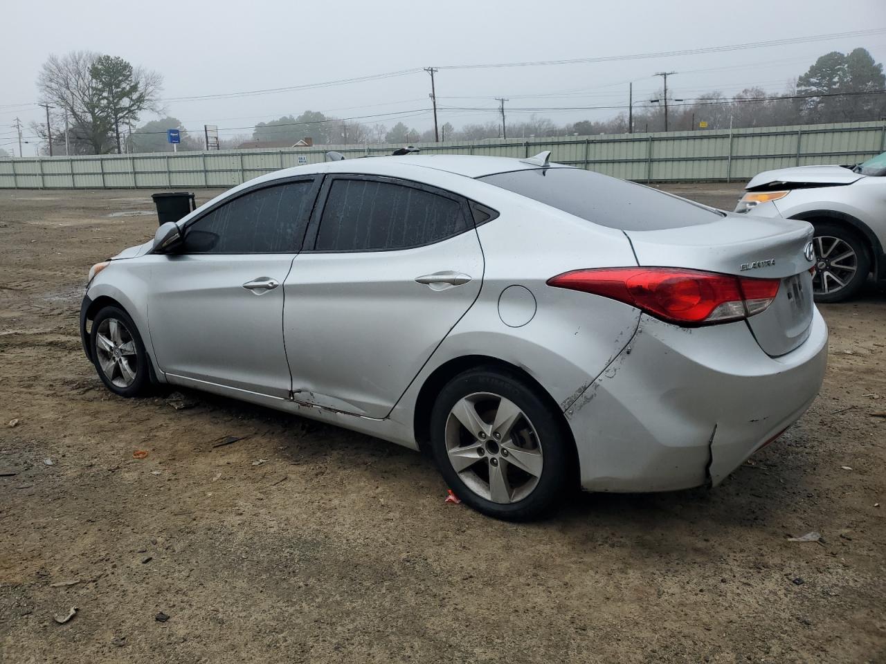 2013 Hyundai Elantra - Image 2