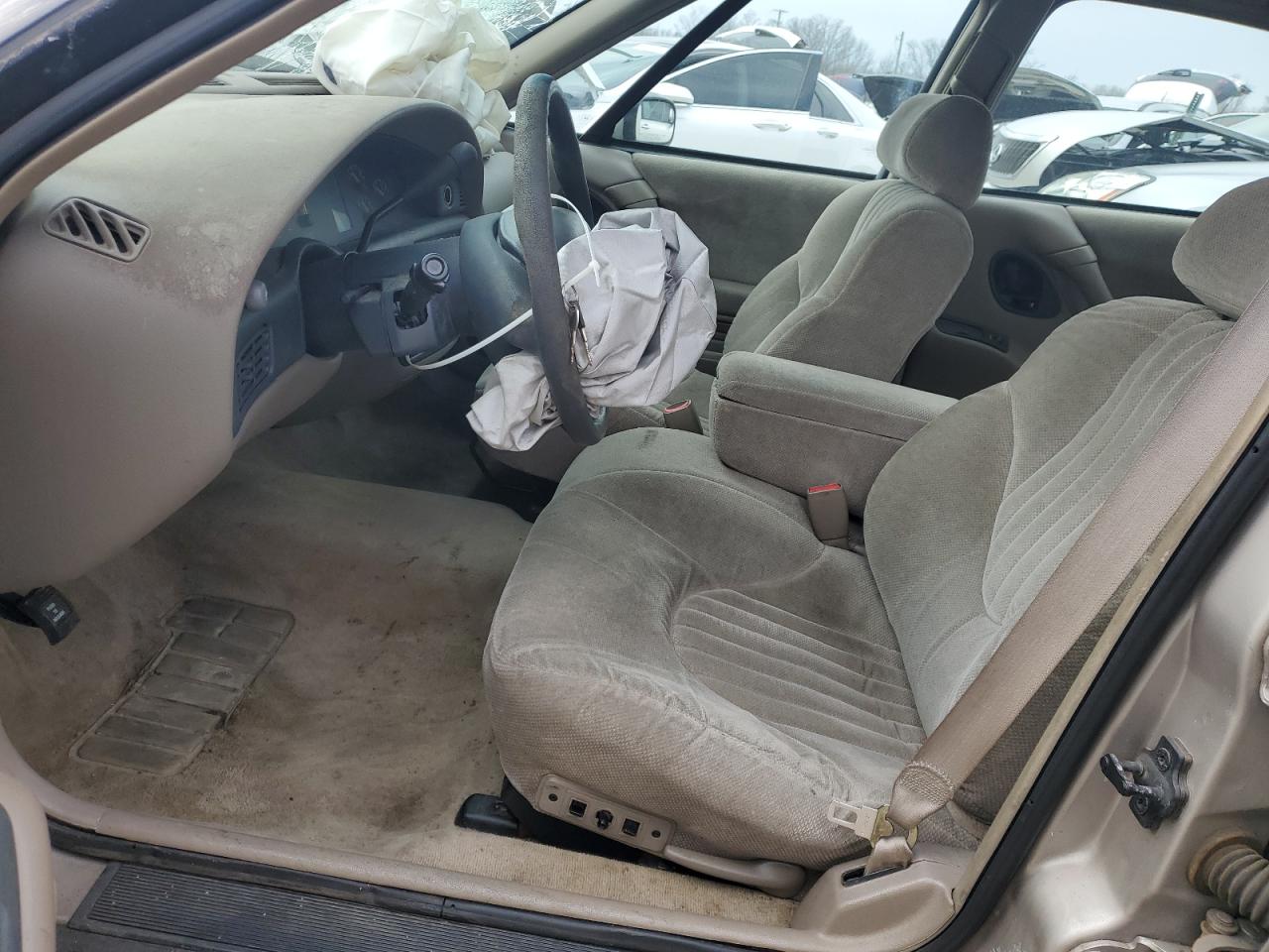 1997 Pontiac Bonneville - Image 7