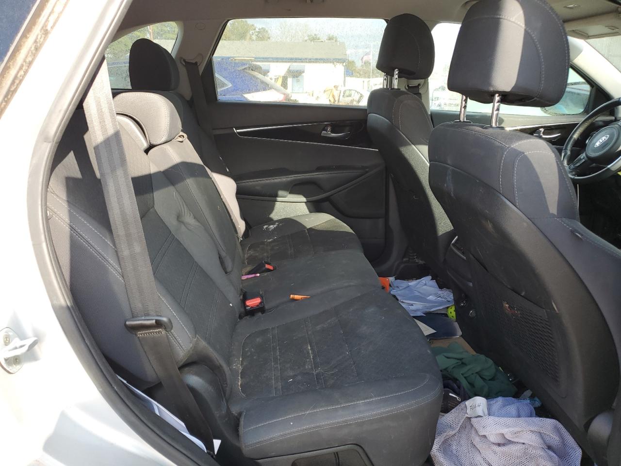 2017 Kia Sorento - Image 10