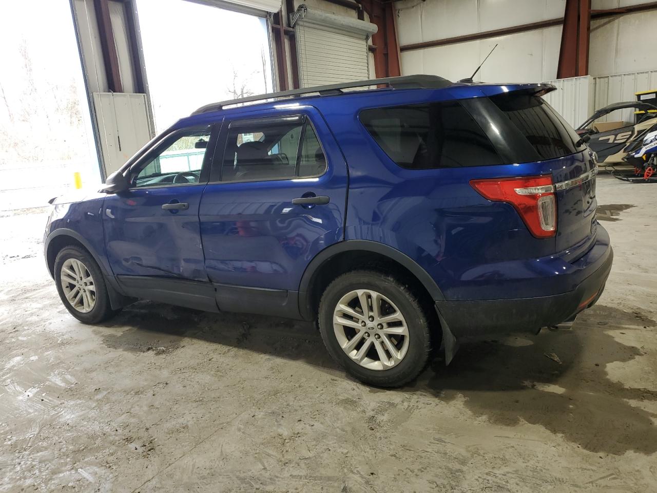 2015 Ford Explorer - Image 2