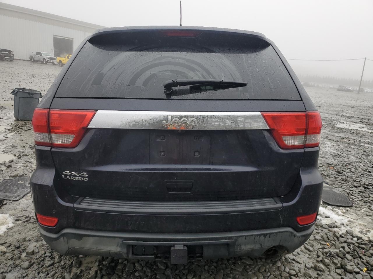 2011 Jeep Grand Cherokee - Image 6