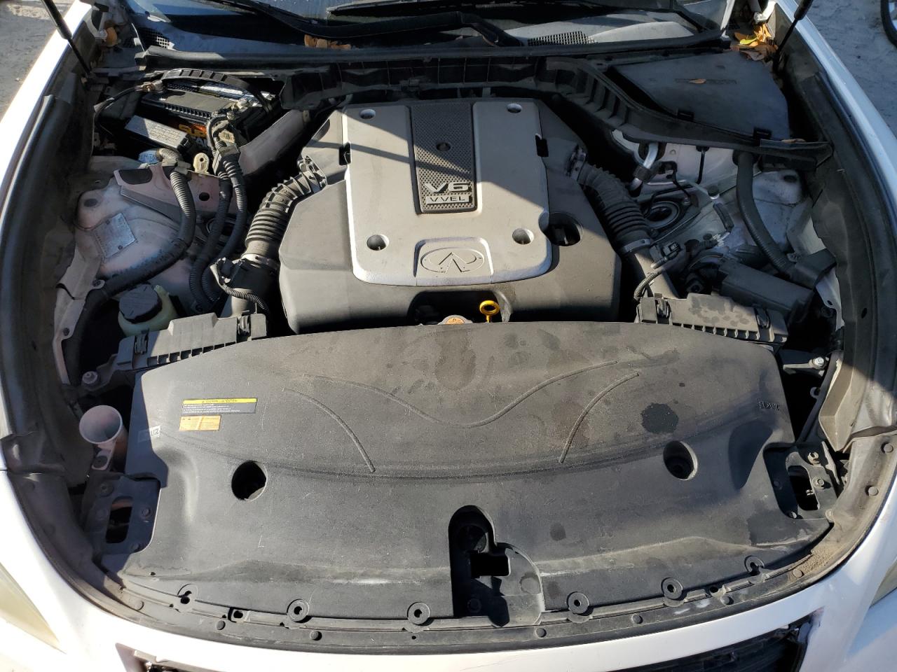 2011 Infiniti M - Image 11