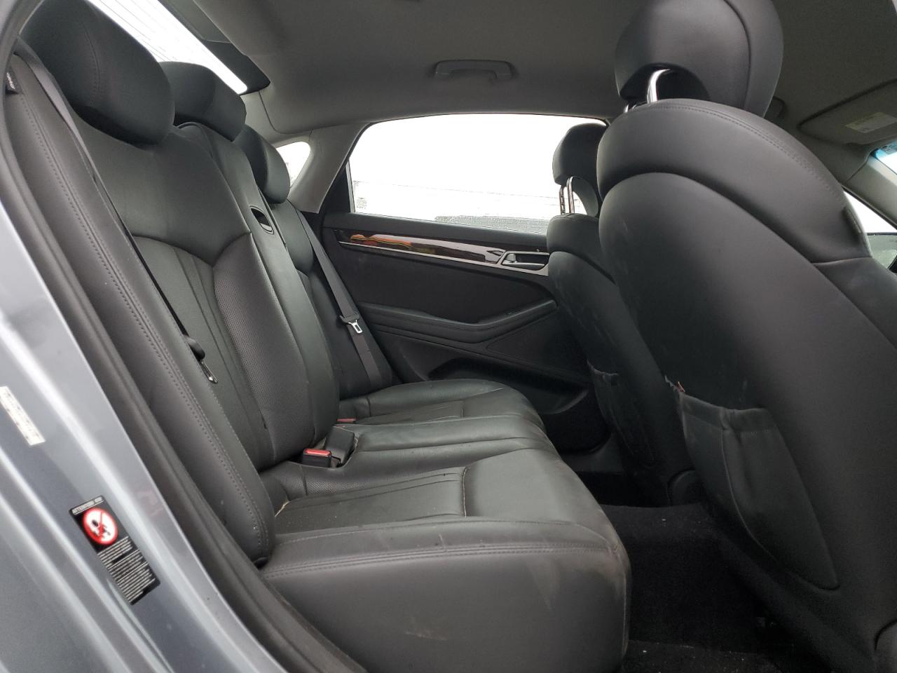 2017 Genesis G80 - Image 10