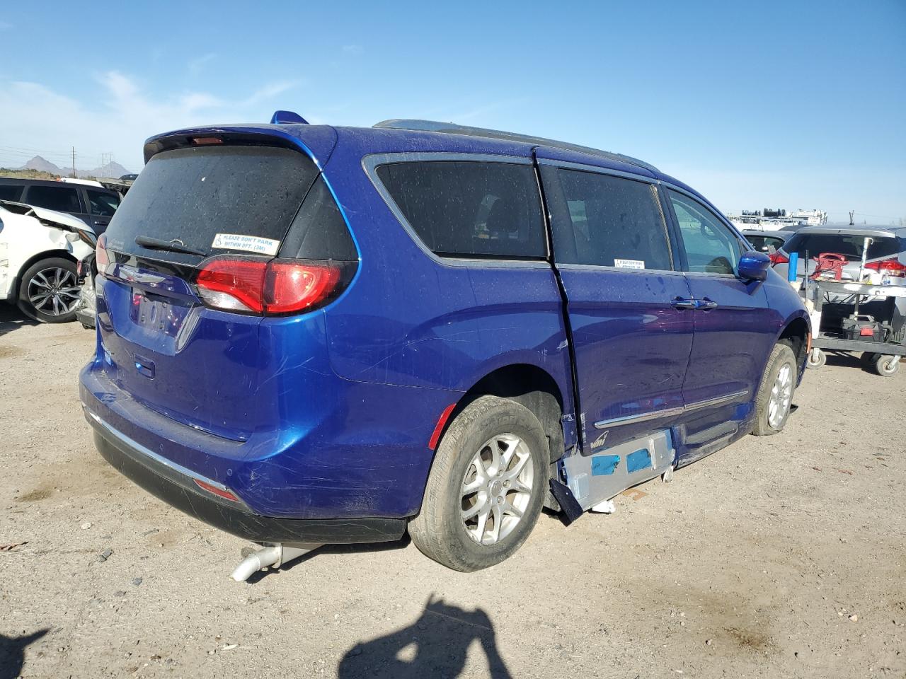 2020 Chrysler Pacifica - Image 3