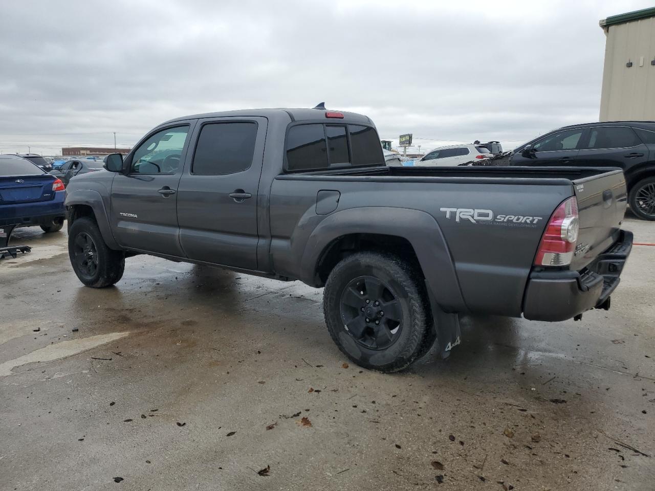 2014 Toyota Tacoma - Image 2