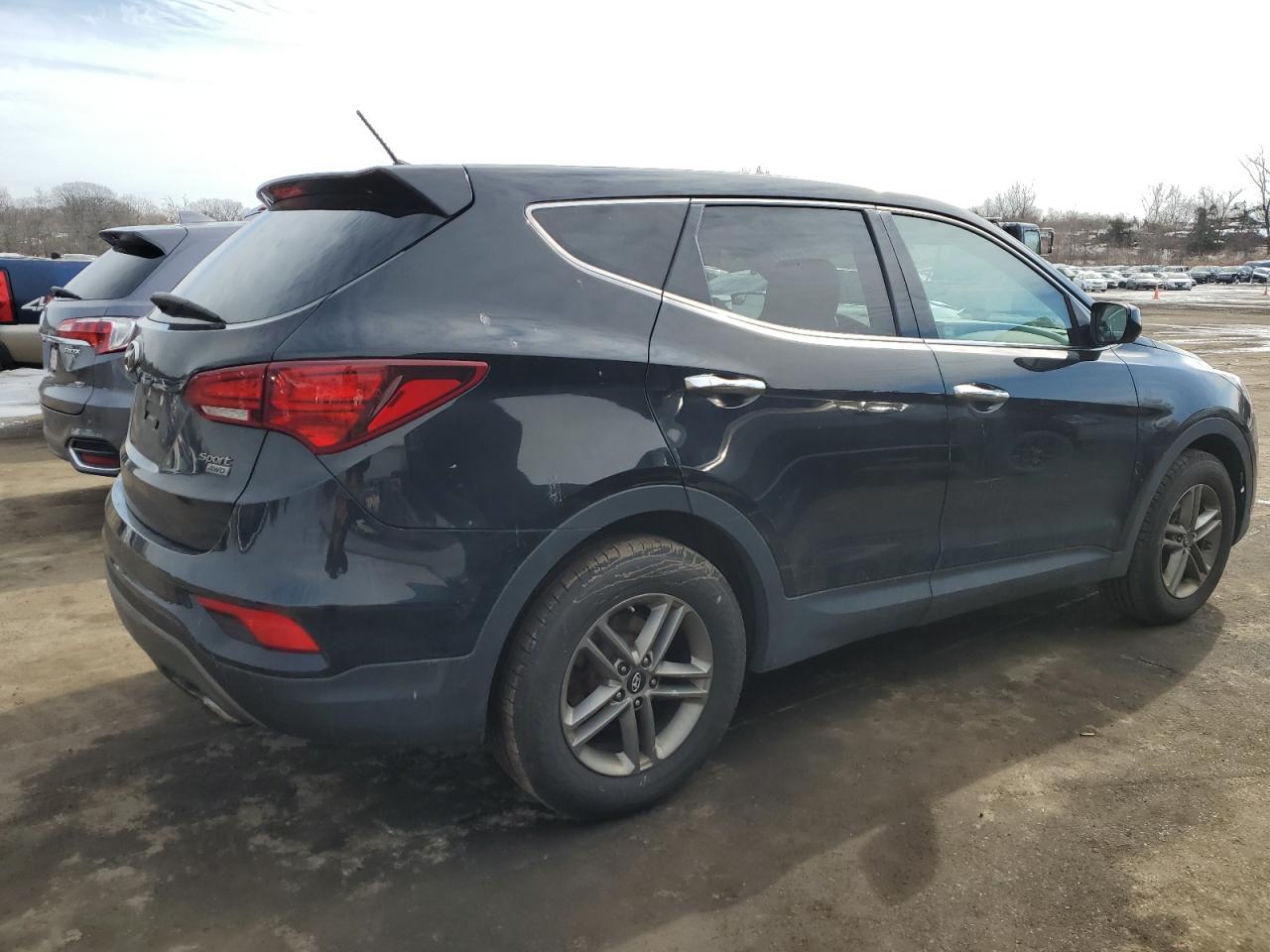 2018 Hyundai Santa Fe - Image 3