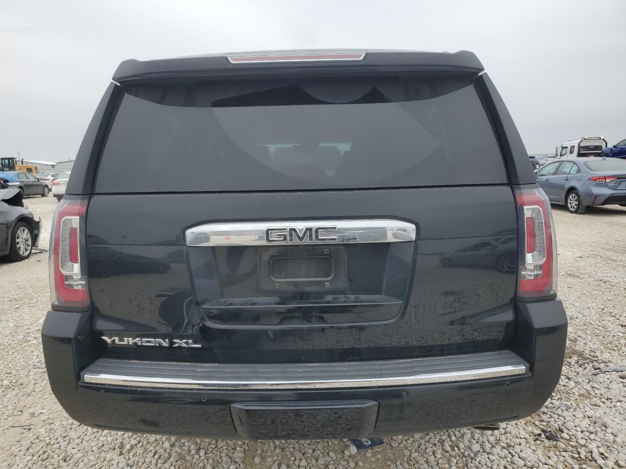 2019 GMC Yukon - Image 6