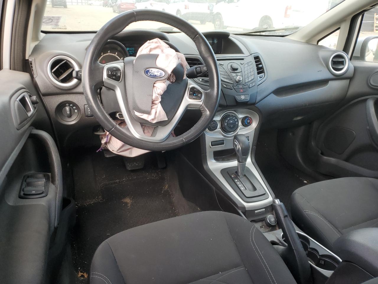 2014 Ford Fiesta - Image 8