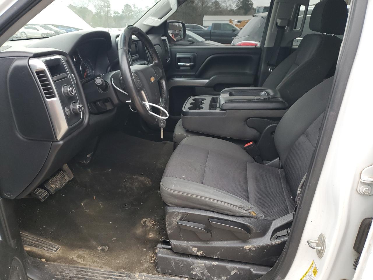 2015 Chevrolet Silverado - Image 7