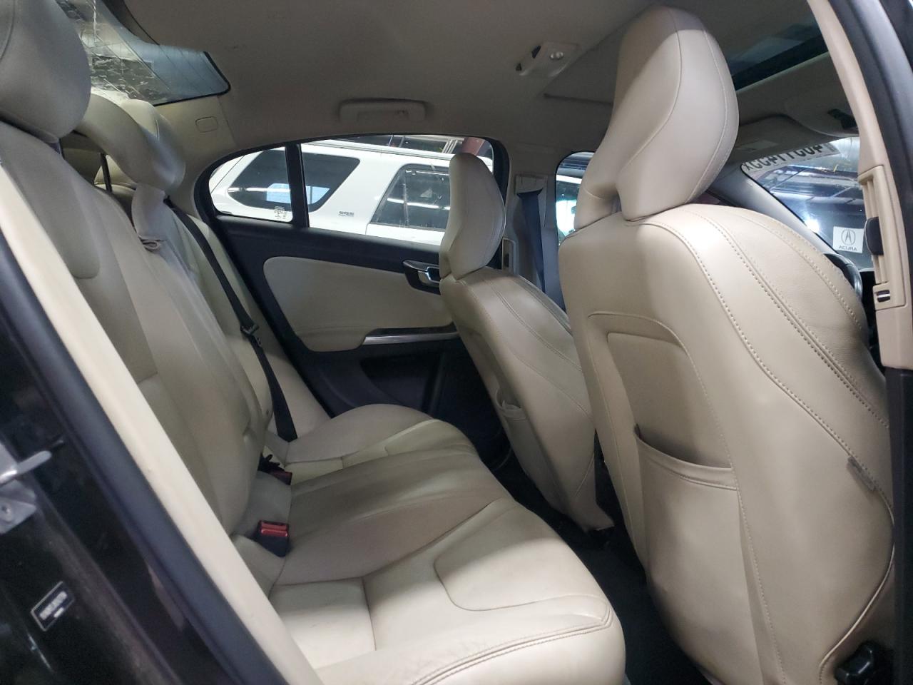 2017 Volvo S60 - Image 10