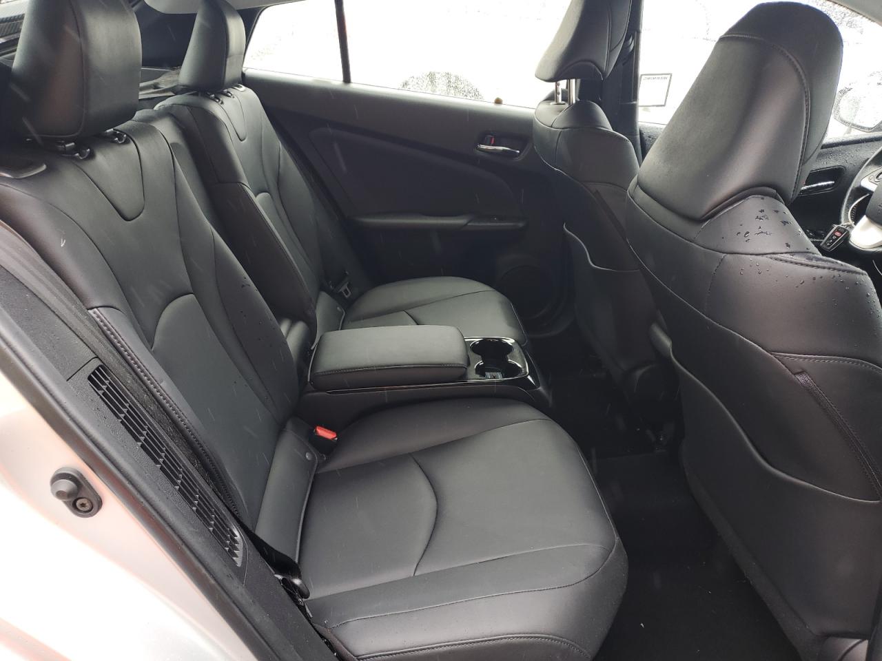 2017 Toyota Prius - Image 10