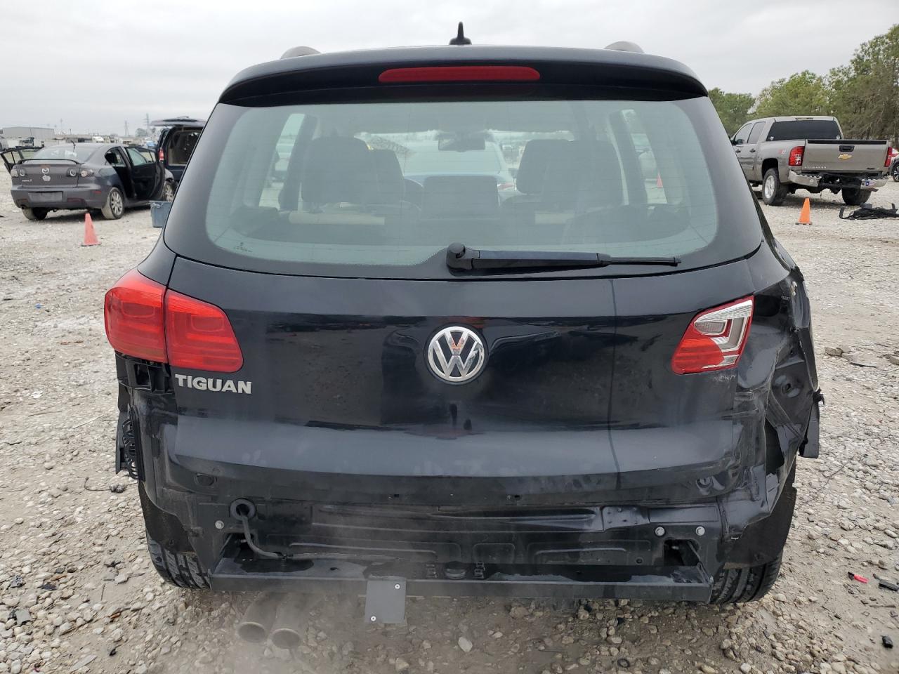 2017 Volkswagen Tiguan - Image 6