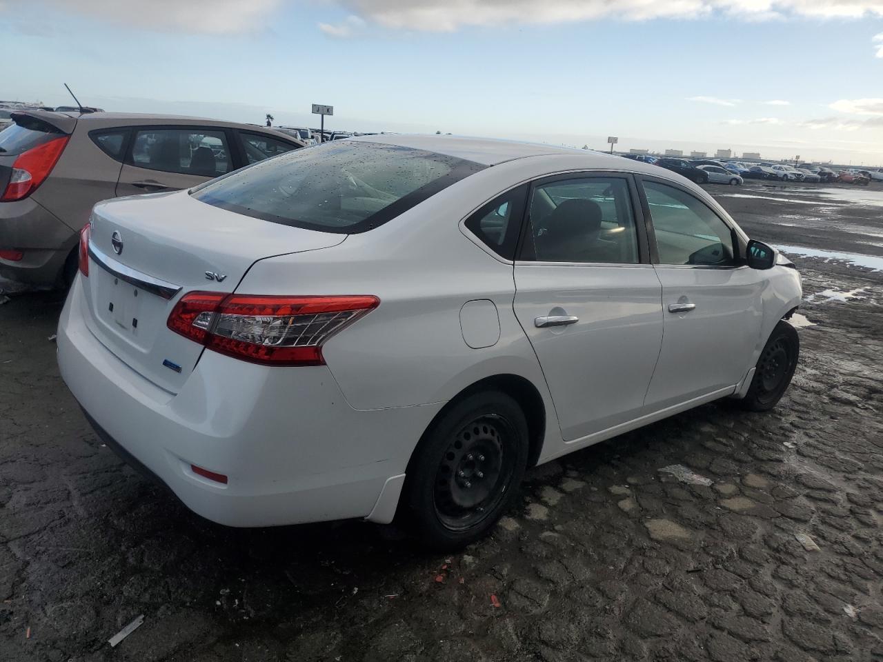 2014 Nissan Sentra - Image 3