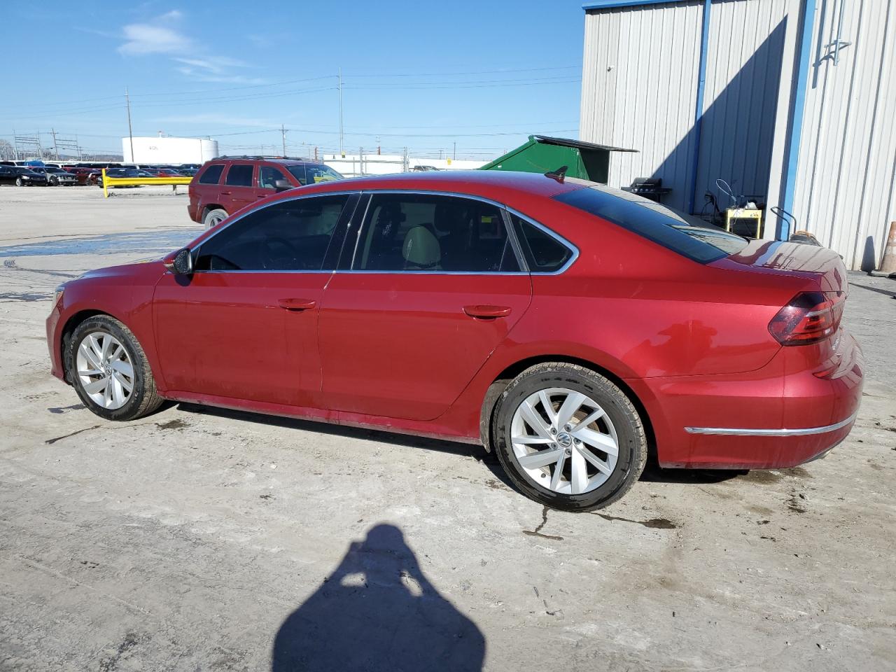 2018 Volkswagen Passat - Image 2