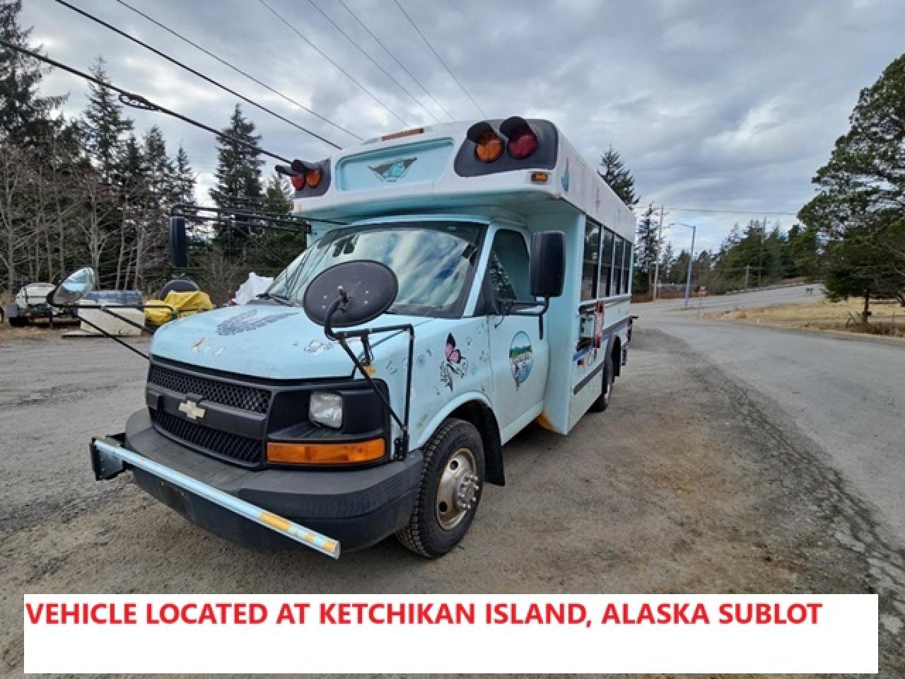 2009 Chevrolet Express - Image 2