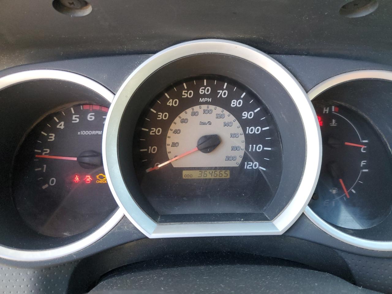 2005 Toyota Tacoma - Image 9