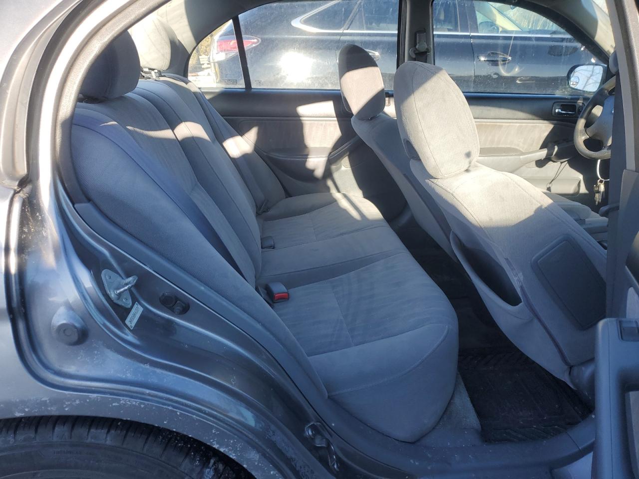 2004 Honda Civic - Image 10