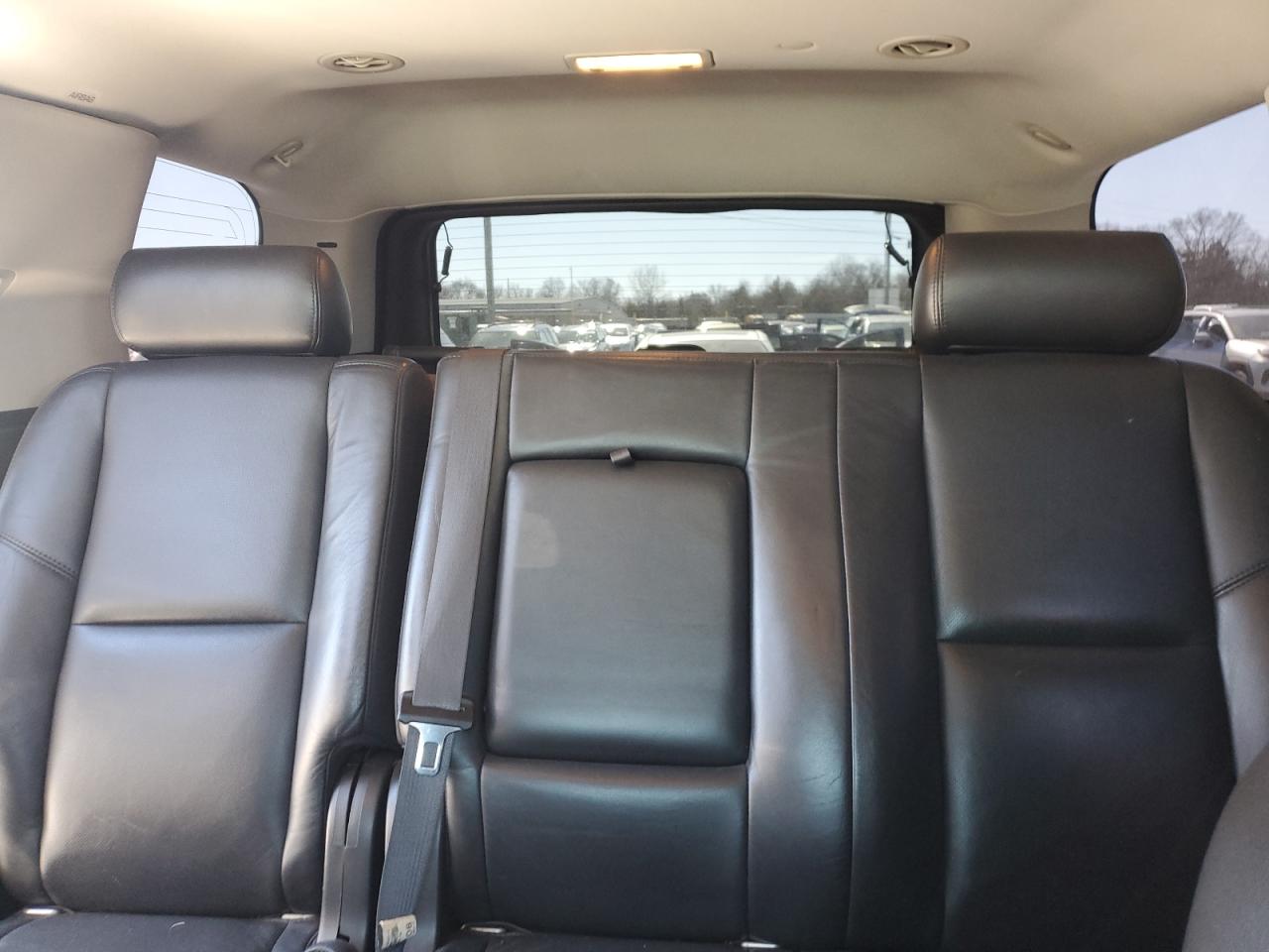 2009 Cadillac Escalade - Image 10