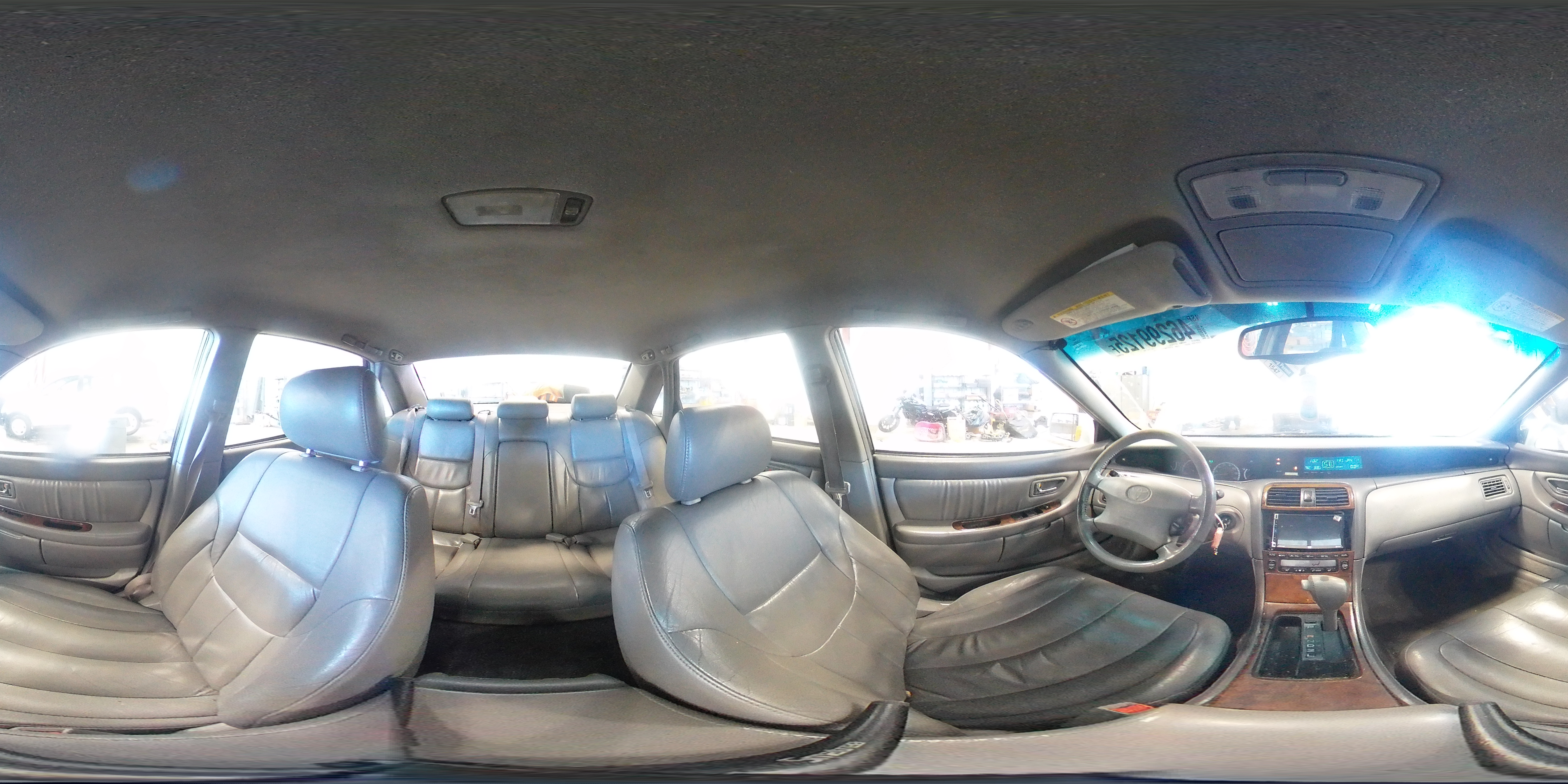 2000 Toyota Avalon - Image 12