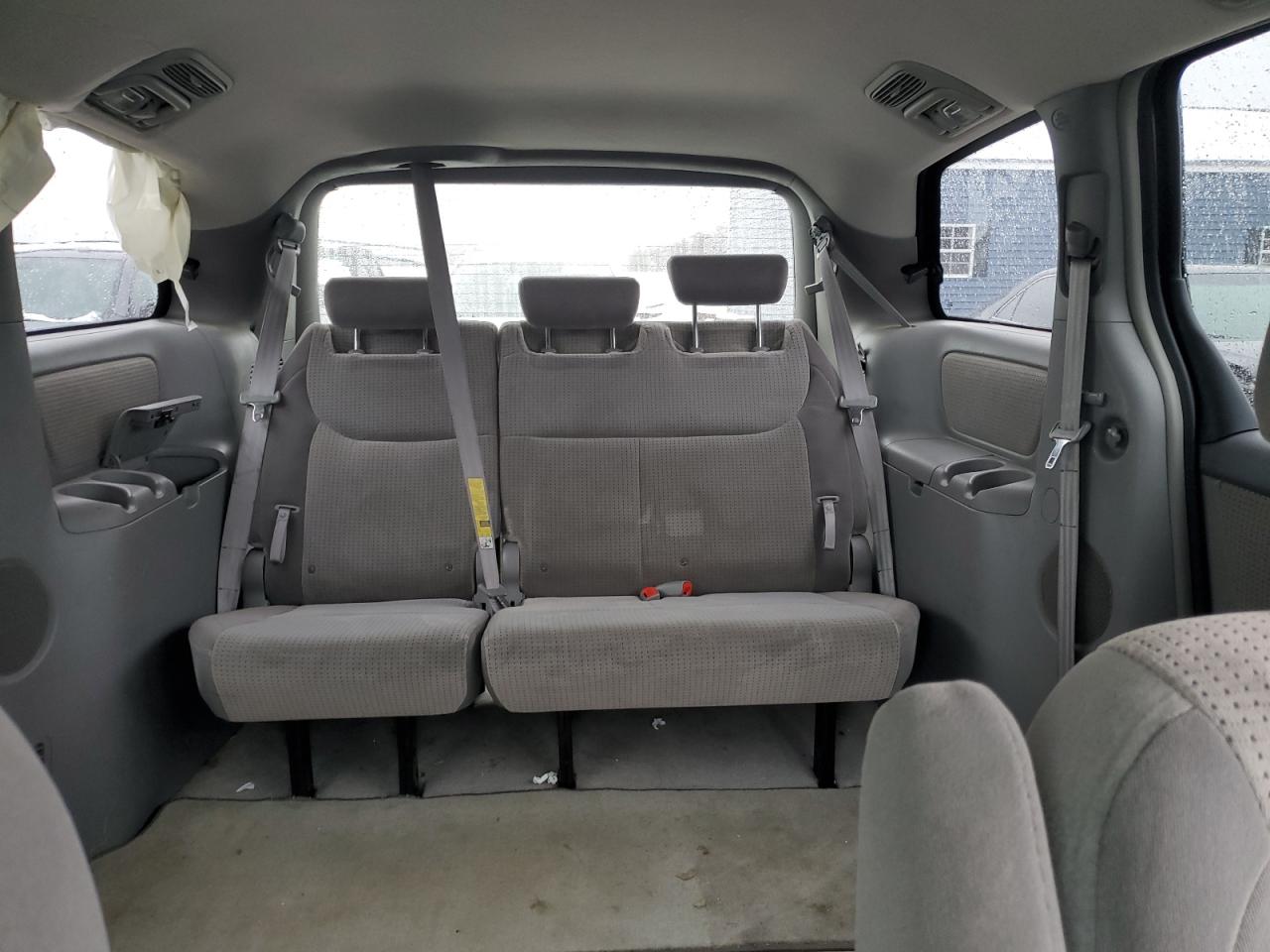 2007 Toyota Sienna - Image 10