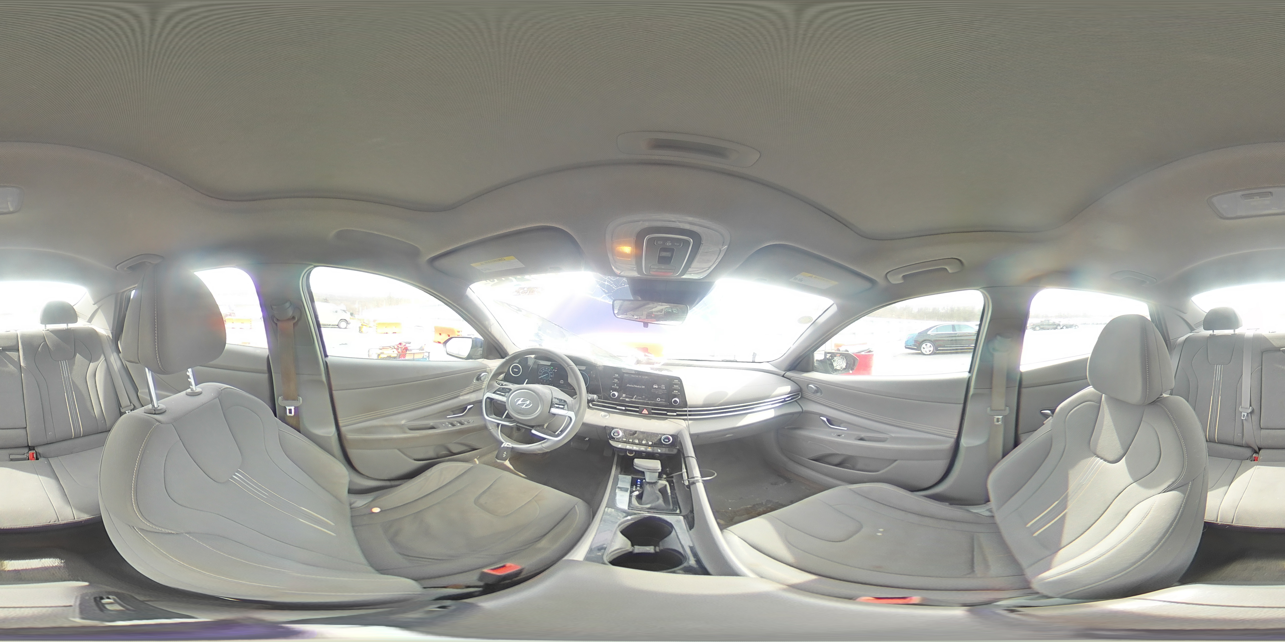 2022 Hyundai Elantra - Image 13