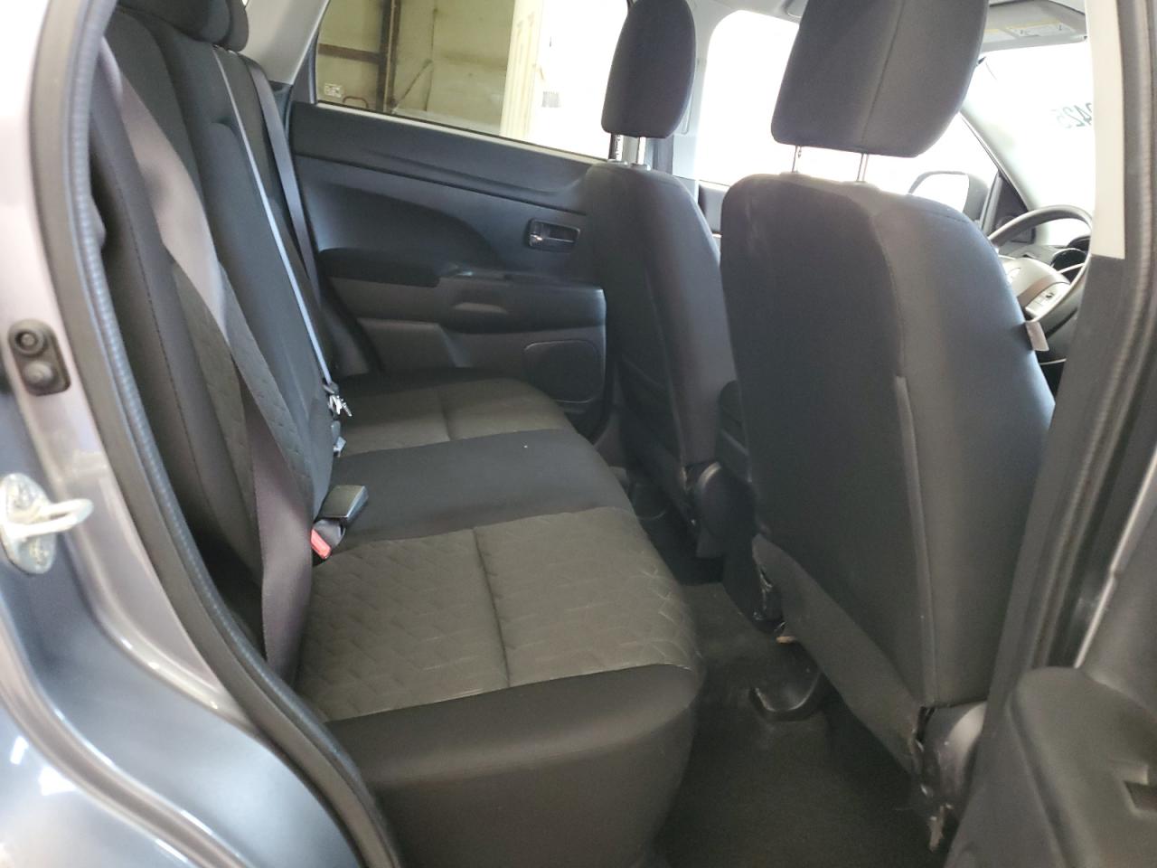 2020 Mitsubishi Outlander - Image 11