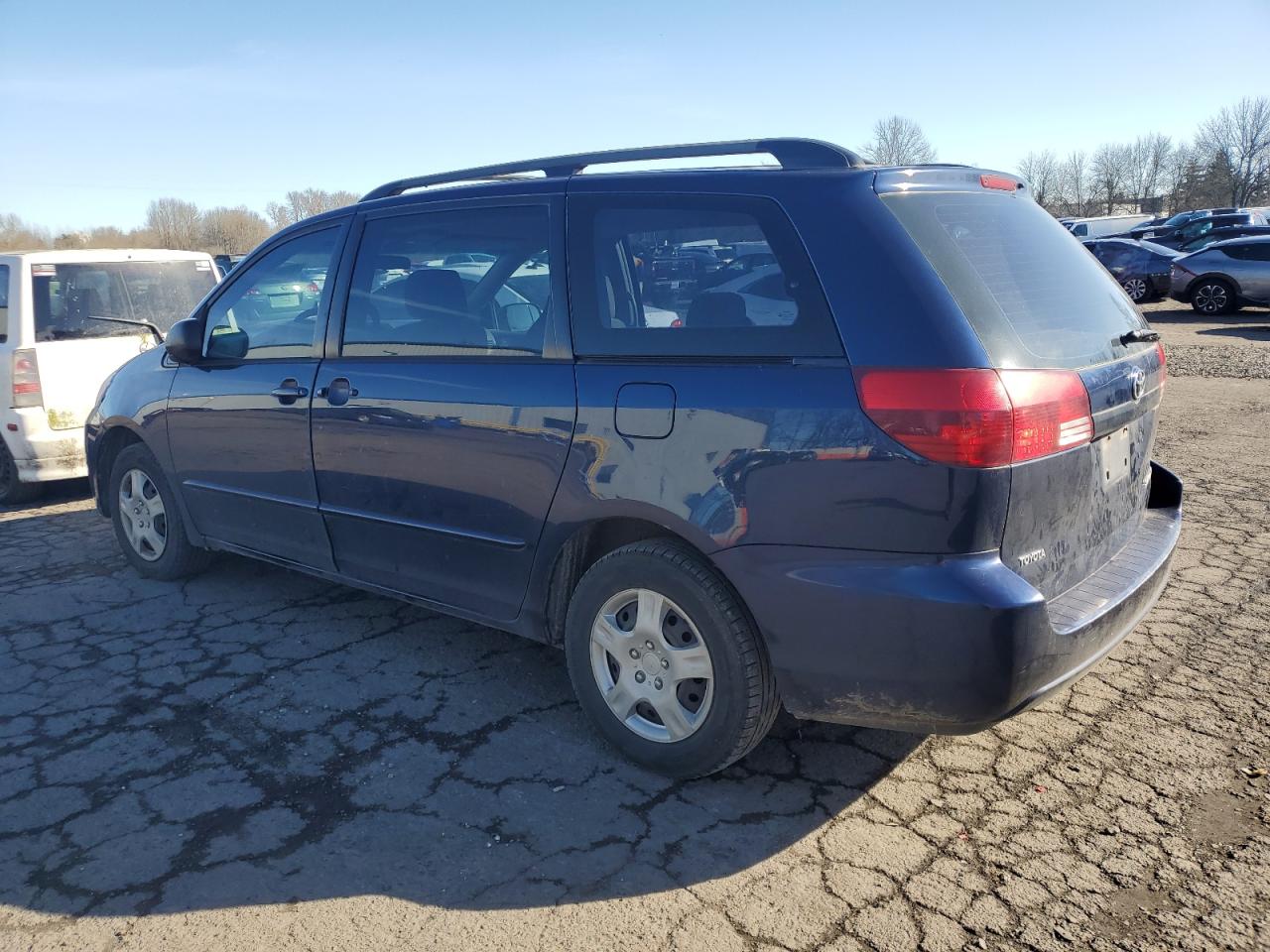 2005 Toyota Sienna - Image 2