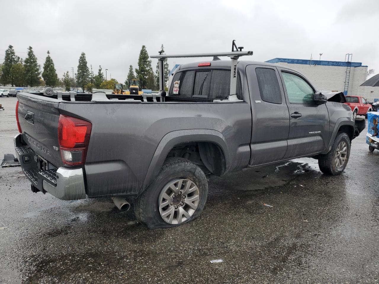 2018 Toyota Tacoma - Image 3