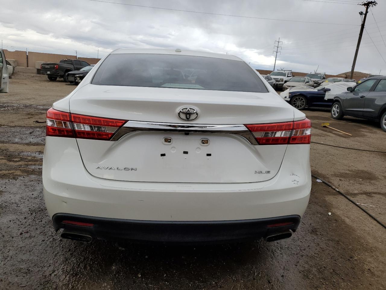 2015 Toyota Avalon - Image 6