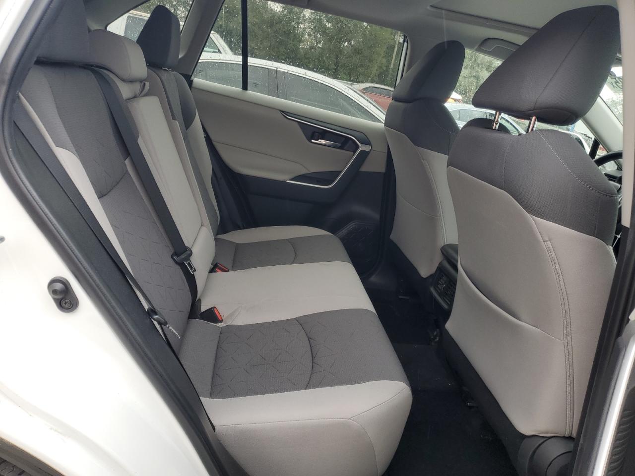 2022 Toyota RAV 4 - Image 10