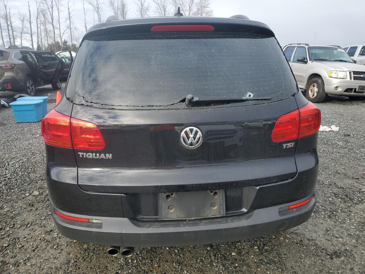 2017 Volkswagen Tiguan - Image 6