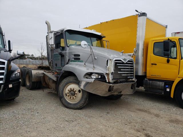 2004 Mack Cxn613 Semi Truck