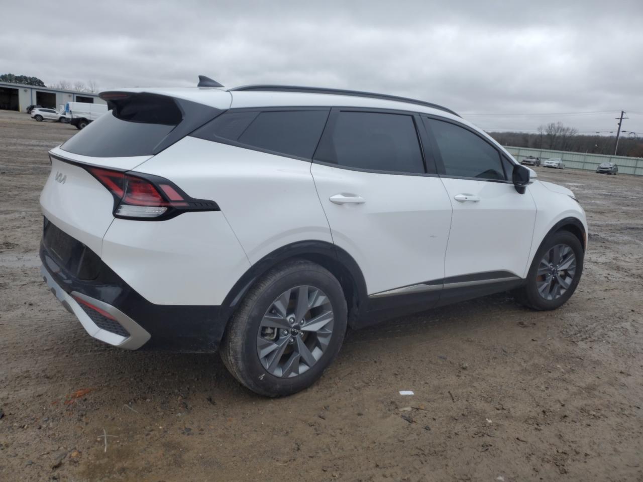 2024 Kia Sportage - Image 3