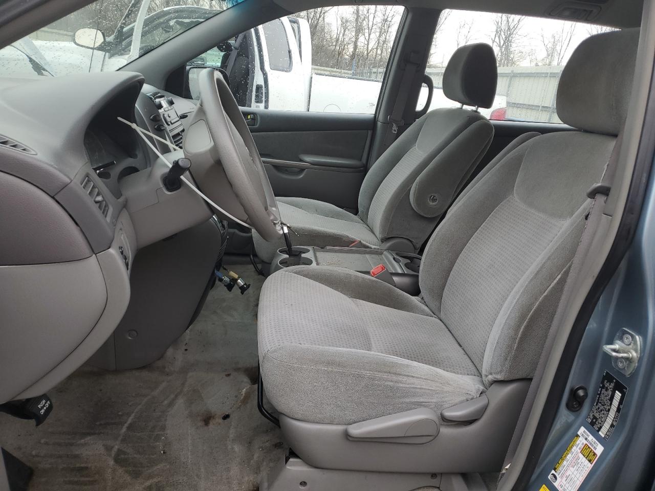 2009 Toyota Sienna - Image 7
