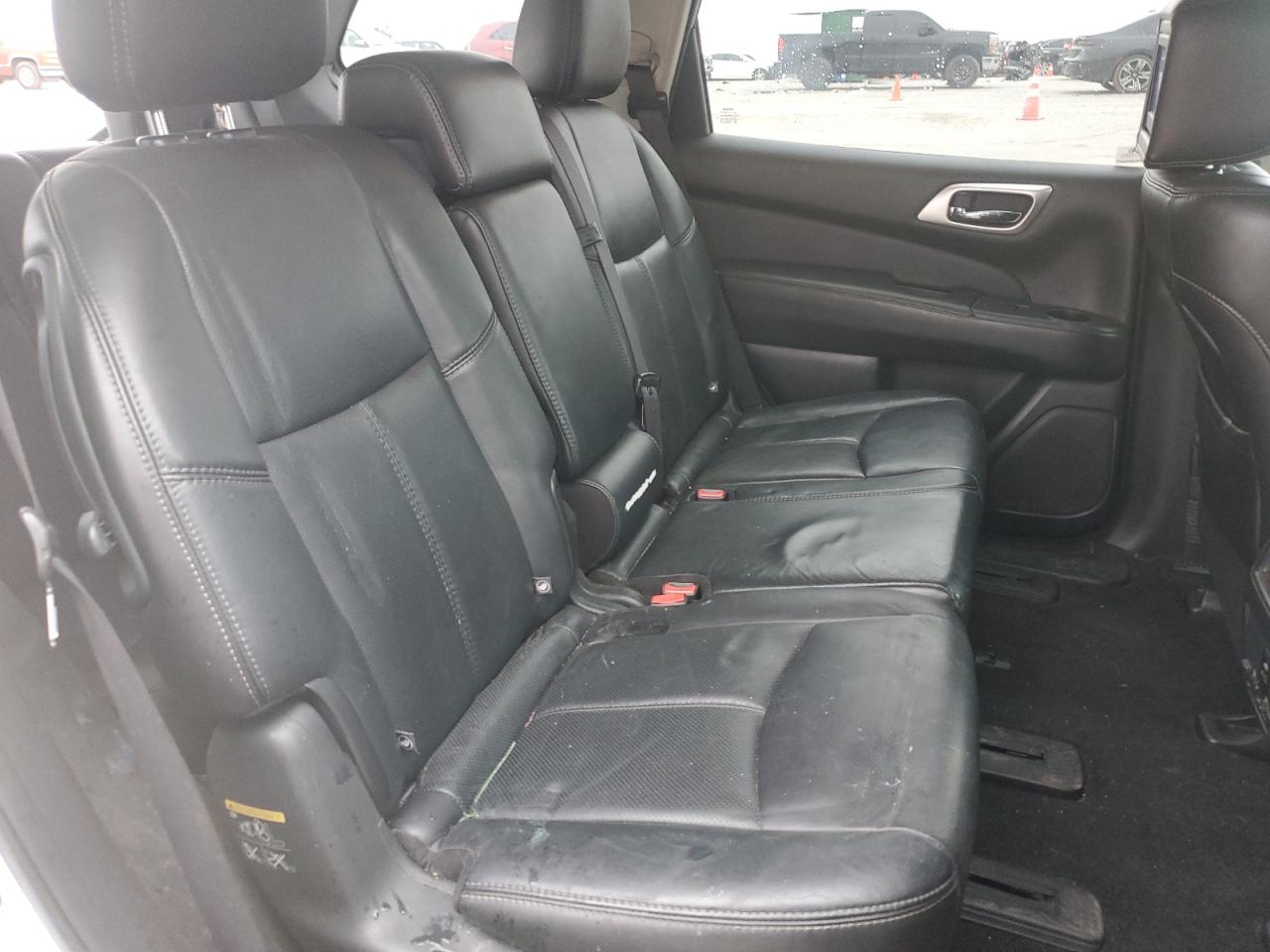 2014 Nissan Pathfinder - Image 11