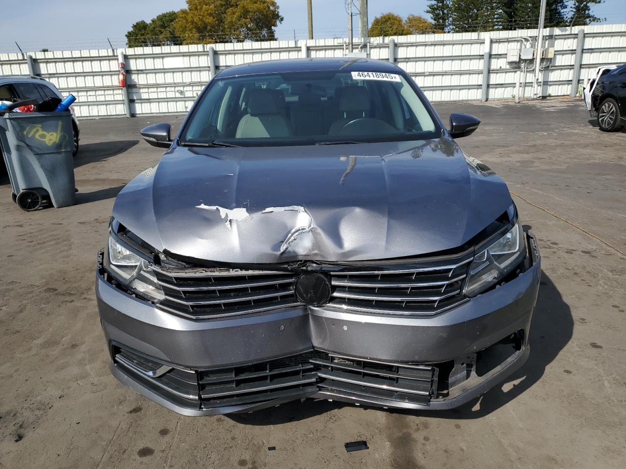 2017 Volkswagen Passat - Image 5