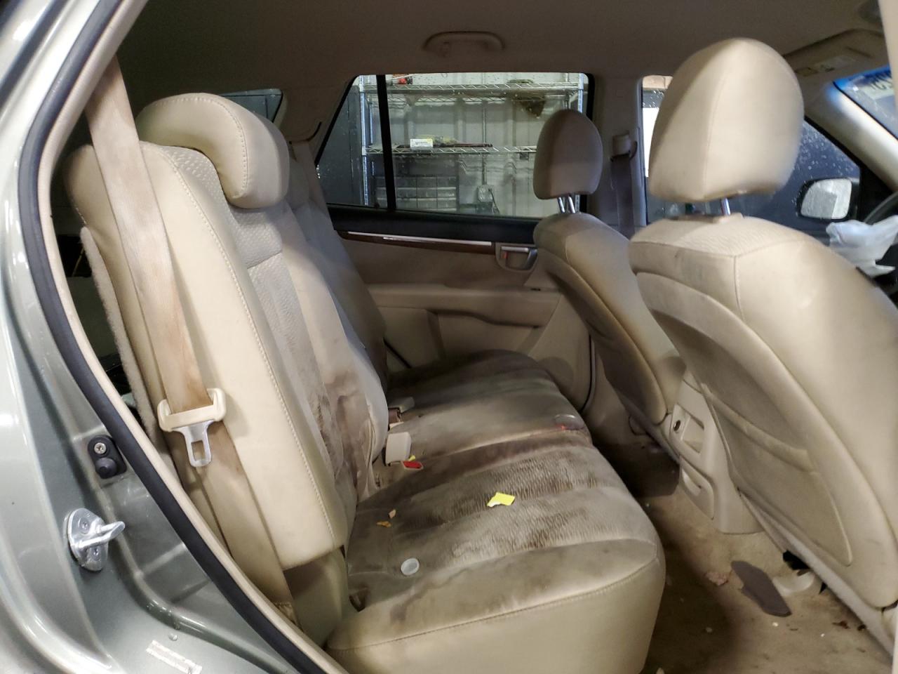 2009 Hyundai Santa Fe - Image 11