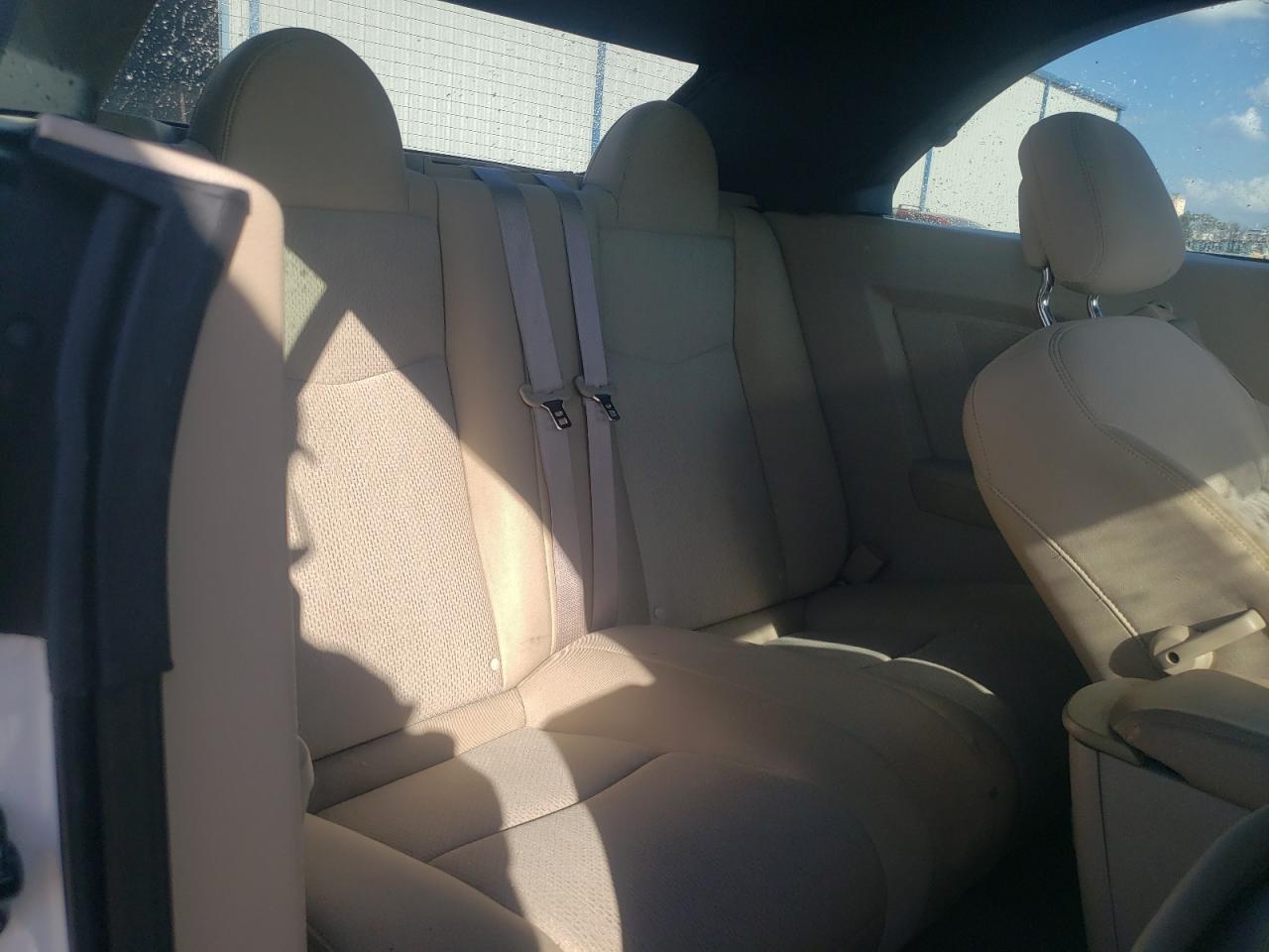 2011 Chrysler 200 - Image 10