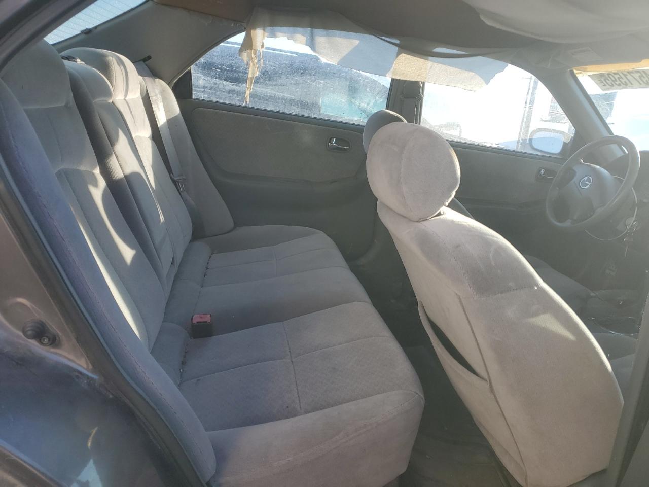2000 Mazda 626 - Image 10