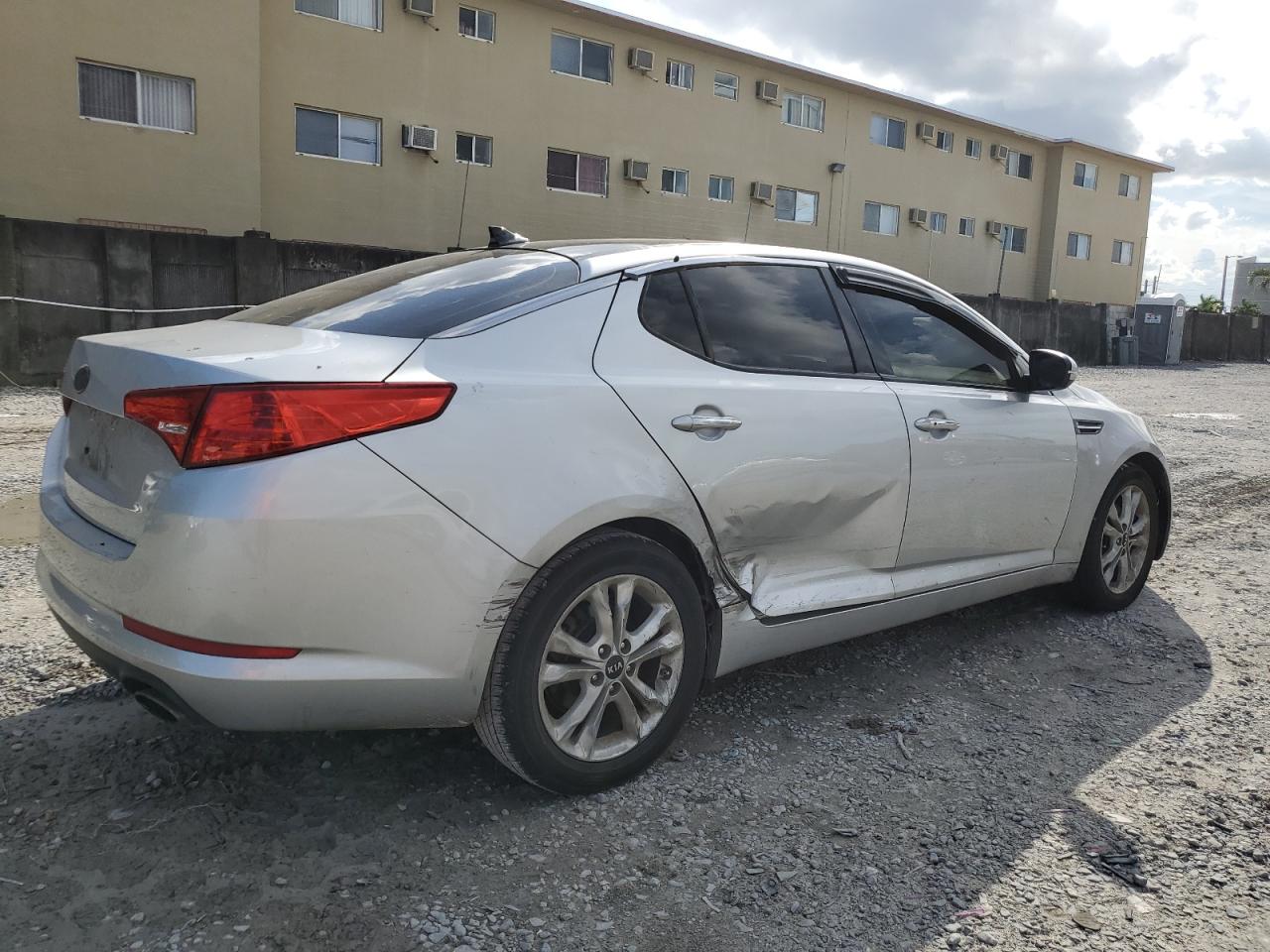 2011 Kia Optima - Image 3