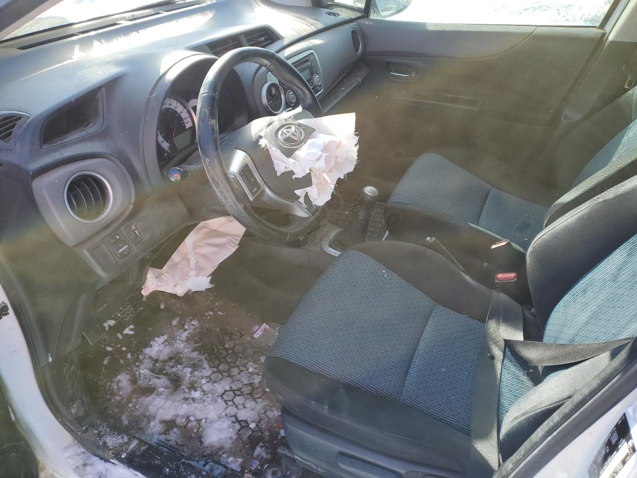 2012 Toyota Yaris - Image 7