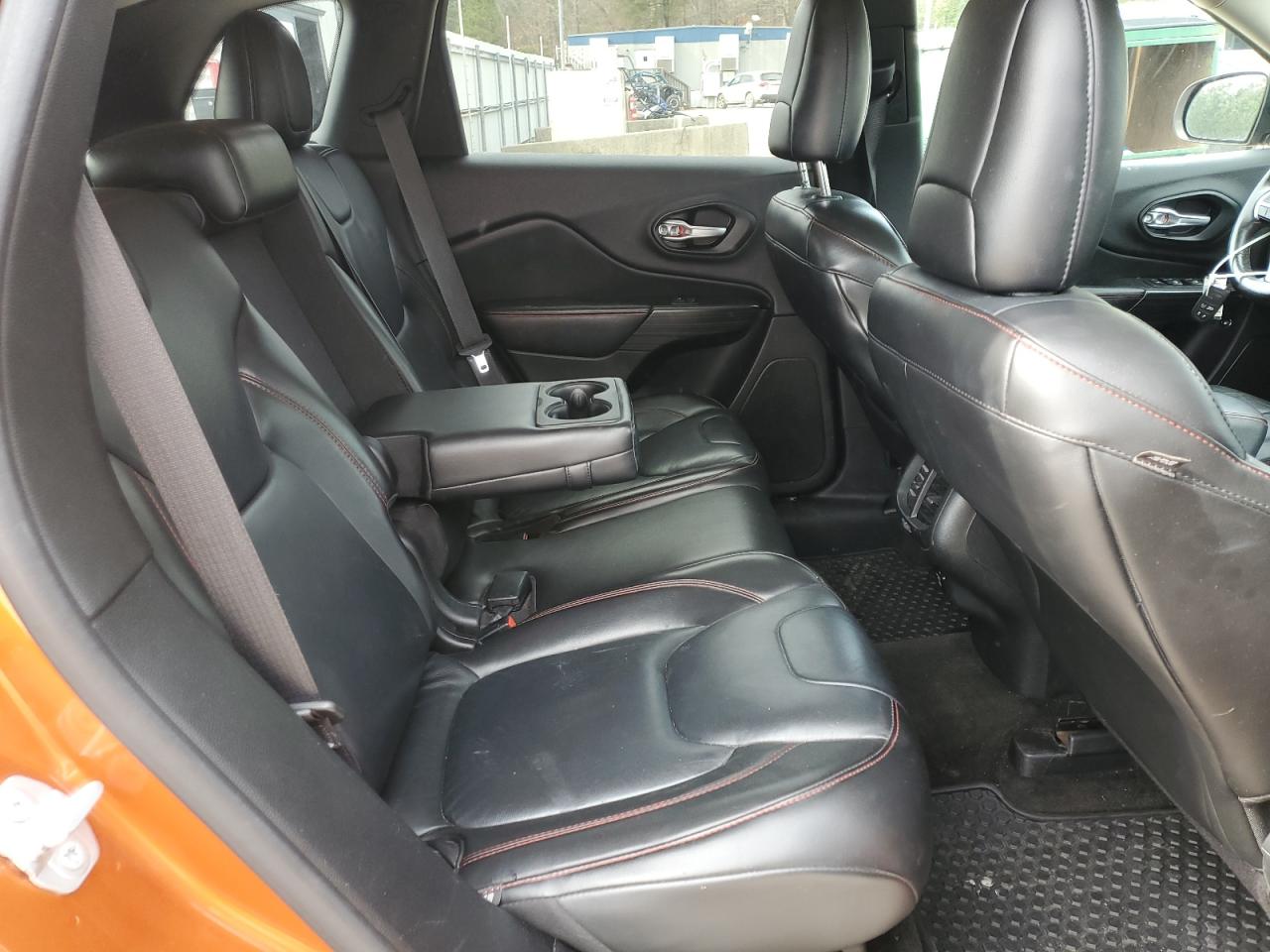 2015 Jeep Cherokee - Image 11