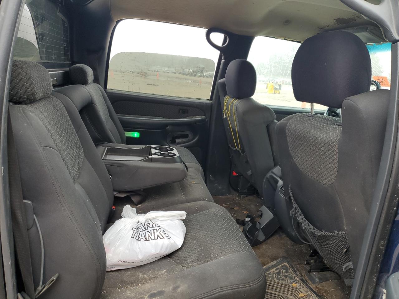 2002 Chevrolet Avalanche - Image 10