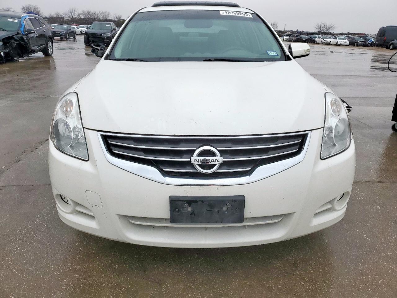 2010 Nissan Altima - Image 5