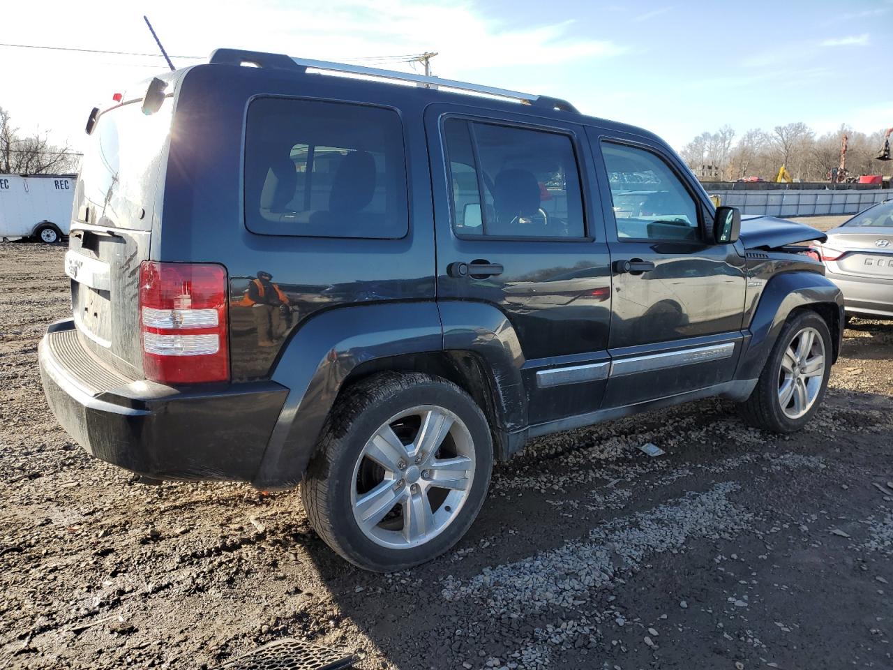 2011 Jeep Liberty (North America) - Image 3