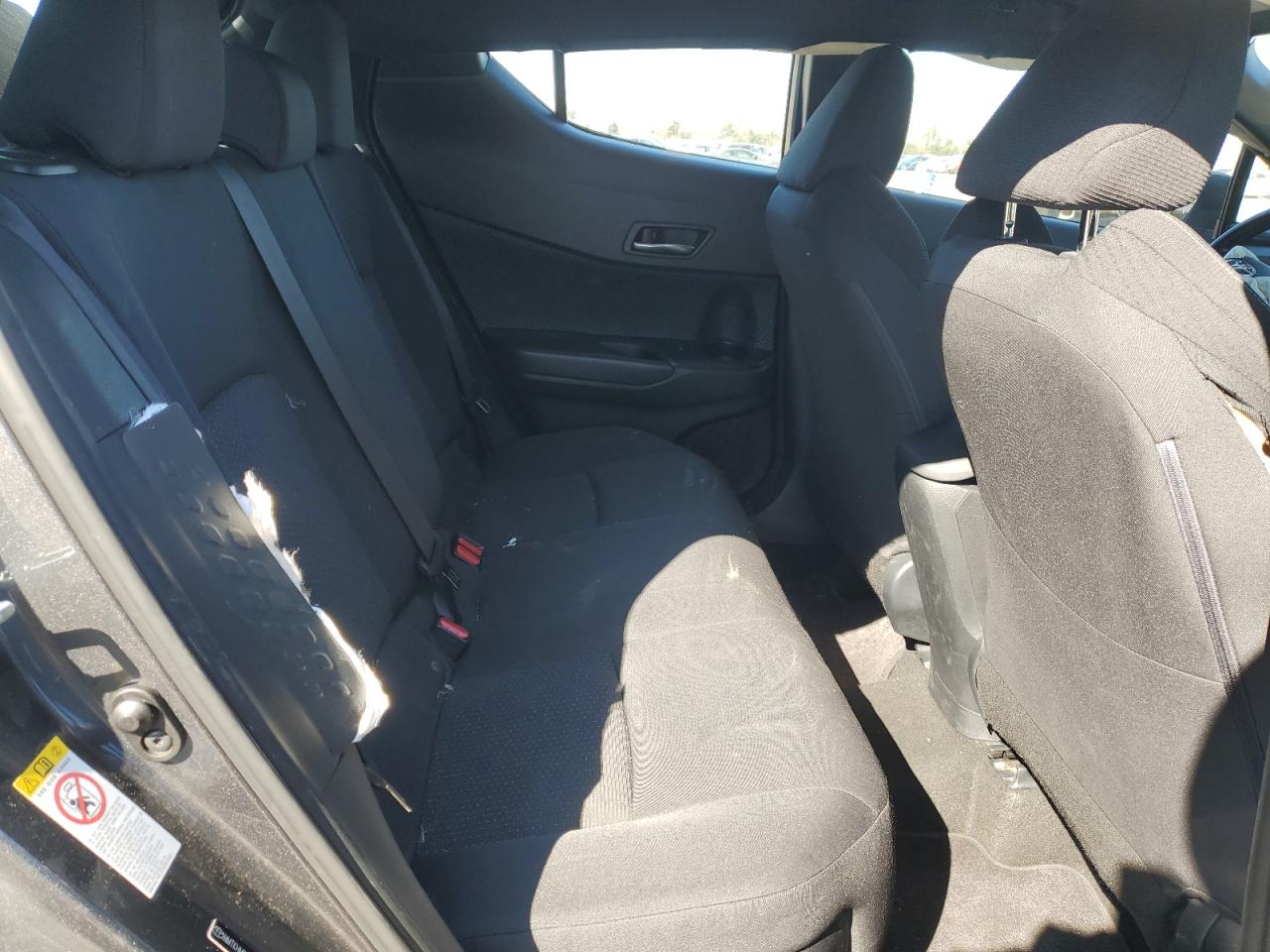 2018 Toyota C-HR - Image 11