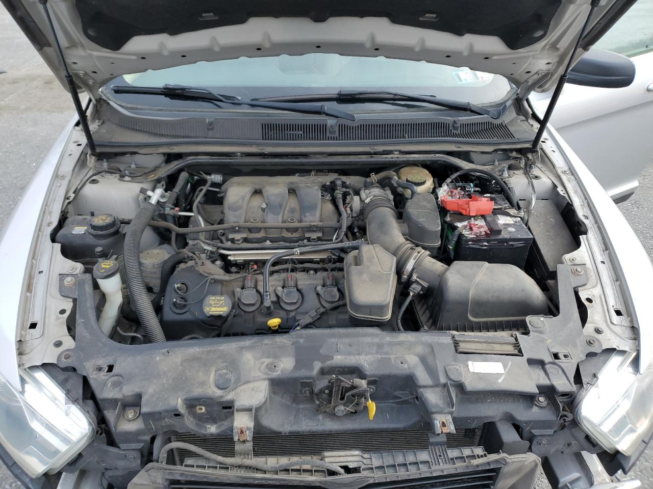 2013 Ford Taurus - Image 11